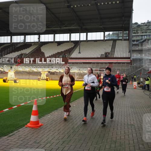 07.12.2025 - St. Pauli X-Mass-Run No. 15 Fabian Wolf http://msf.ph/oto/9398133 07.12.2025 10:49:12 Ziel 191, 194, 471, 1019, 1155, 1164, 1166, 1370, 1372, 2764, 2765, 2921, 2933, 3366, 3369 meine-sportfotos.de