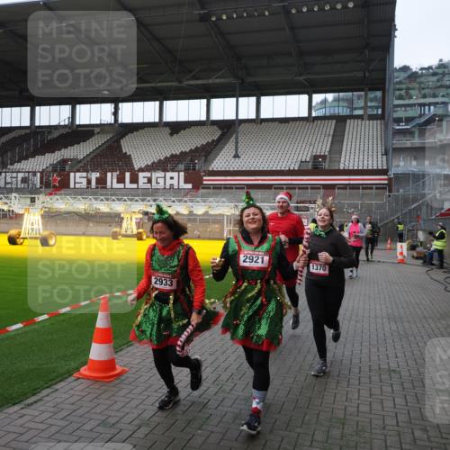 07.12.2025 - St. Pauli X-Mass-Run No. 15 Fabian Wolf http://msf.ph/oto/9398143 07.12.2025 10:49:14 Ziel 191, 194, 471, 1155, 1164, 1166, 1370, 1372, 2764, 2765, 2921, 2933, 3366, 3369 meine-sportfotos.de