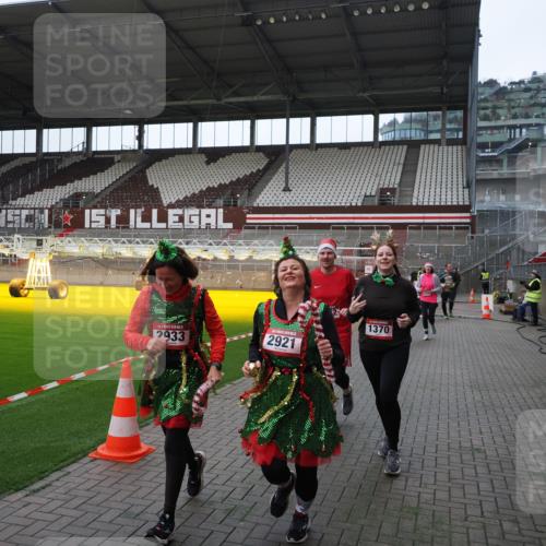 07.12.2025 - St. Pauli X-Mass-Run No. 15 Fabian Wolf http://msf.ph/oto/9398144 07.12.2025 10:49:14 Ziel 191, 194, 471, 1155, 1164, 1166, 1370, 1372, 2764, 2765, 2921, 2933, 3366, 3369 meine-sportfotos.de