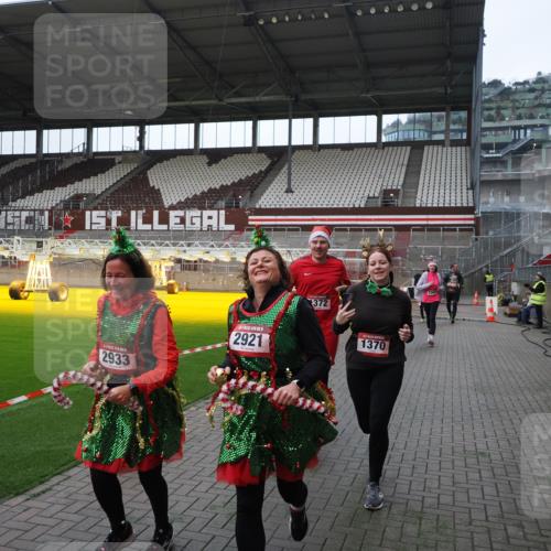 07.12.2025 - St. Pauli X-Mass-Run No. 15 Fabian Wolf http://msf.ph/oto/9398145 07.12.2025 10:49:15 Ziel 191, 194, 471, 1155, 1164, 1166, 1370, 1372, 2764, 2765, 2921, 2933, 3366, 3369 meine-sportfotos.de