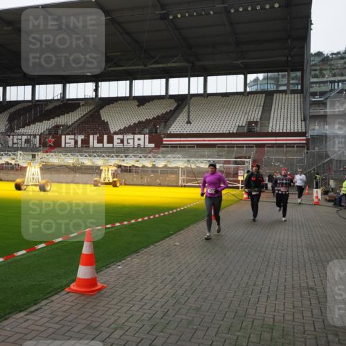 07.12.2025 - St. Pauli X-Mass-Run No. 15 Fabian Wolf http://msf.ph/oto/9398173 07.12.2025 10:49:23 Ziel 191, 194, 471, 890, 1273, 1274, 1370, 1372, 1663, 2301, 2421, 2764, 2765, 2921, 2933, 3366 meine-sportfotos.de