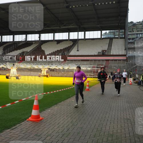 07.12.2025 - St. Pauli X-Mass-Run No. 15 Fabian Wolf http://msf.ph/oto/9398175 07.12.2025 10:49:24 Ziel 191, 194, 471, 890, 1273, 1274, 1370, 1372, 1663, 2299, 2301, 2421, 2764, 2765, 2921, 2933, 3366 meine-sportfotos.de