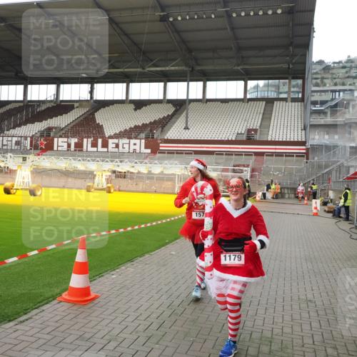 07.12.2025 - St. Pauli X-Mass-Run No. 15 Fabian Wolf http://msf.ph/oto/9398209 07.12.2025 10:49:34 Ziel 157, 890, 1179, 1273, 1274, 1663, 2299, 2301, 2421 meine-sportfotos.de