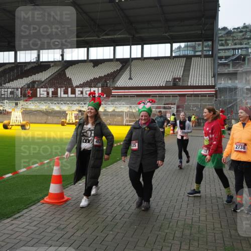 07.12.2025 - St. Pauli X-Mass-Run No. 15 Fabian Wolf http://msf.ph/oto/9398420 07.12.2025 10:51:02 Ziel 249, 381, 769, 1691, 2737, 2738, 4535, 4881 meine-sportfotos.de
