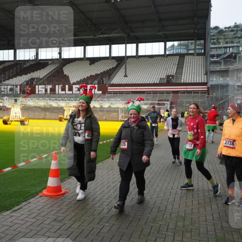07.12.2025 - St. Pauli X-Mass-Run No. 15 Fabian Wolf http://msf.ph/oto/9398421 07.12.2025 10:51:02 Ziel 249, 381, 769, 1691, 2737, 2738, 4535, 4881 meine-sportfotos.de