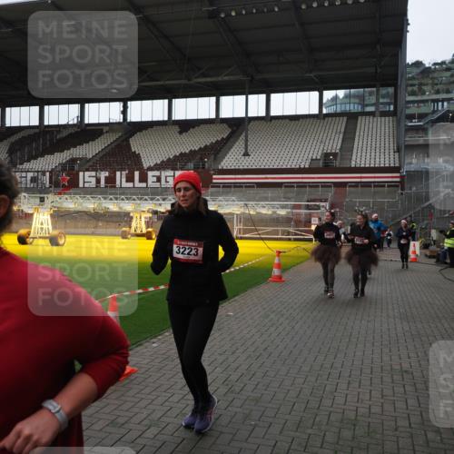 07.12.2025 - St. Pauli X-Mass-Run No. 15 Fabian Wolf http://msf.ph/oto/9398537 07.12.2025 10:51:51 Ziel 275, 328, 1964, 1982, 1984, 2103, 2105, 2165, 2327, 2332, 2553, 2593, 2607, 2836, 2837, 3223, 3228, 4862 meine-sportfotos.de