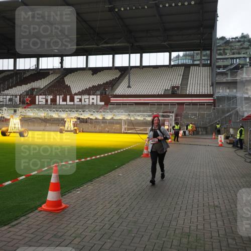 07.12.2025 - St. Pauli X-Mass-Run No. 15 Fabian Wolf http://msf.ph/oto/9398659 07.12.2025 10:52:27 Ziel 499, 506, 654, 931, 1098, 4797, 4864, 4866, 4882 meine-sportfotos.de