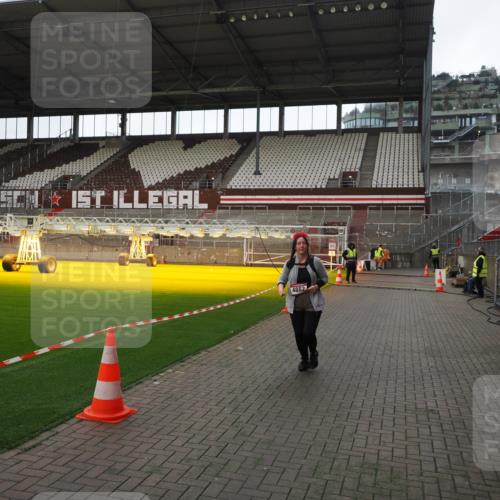 07.12.2025 - St. Pauli X-Mass-Run No. 15 Fabian Wolf http://msf.ph/oto/9398660 07.12.2025 10:52:27 Ziel 499, 506, 654, 931, 1098, 4797, 4864, 4866, 4882 meine-sportfotos.de