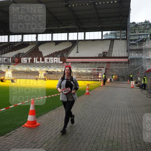 07.12.2025 - St. Pauli X-Mass-Run No. 15 Fabian Wolf http://msf.ph/oto/9398665 07.12.2025 10:52:28 Ziel 499, 506, 654, 931, 1098, 4797, 4864, 4866, 4882 meine-sportfotos.de