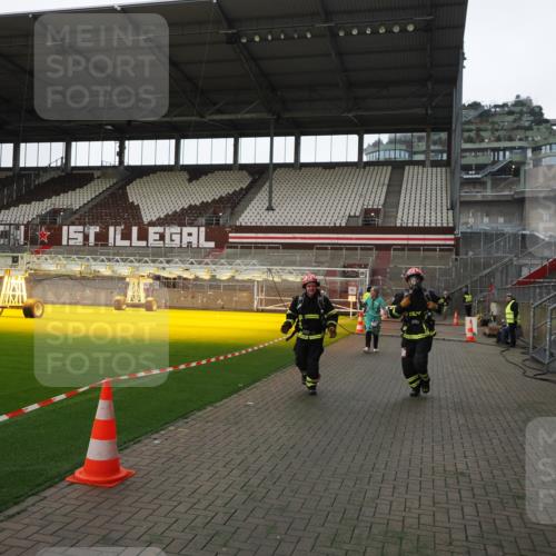 07.12.2025 - St. Pauli X-Mass-Run No. 15 Fabian Wolf http://msf.ph/oto/9398674 07.12.2025 10:52:48 Ziel 176, 262, 1305, 4859 meine-sportfotos.de