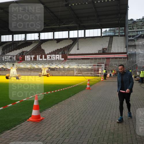 07.12.2025 - St. Pauli X-Mass-Run No. 15 Fabian Wolf http://msf.ph/oto/9398716 07.12.2025 10:53:15 Ziel 500, 504, 507, 510, 1684, 3128 meine-sportfotos.de
