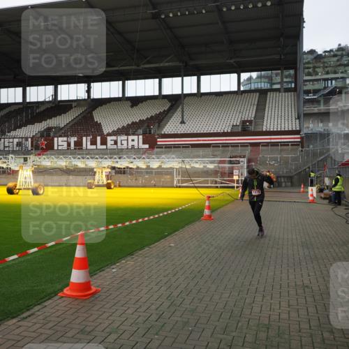 07.12.2025 - St. Pauli X-Mass-Run No. 15 Fabian Wolf http://msf.ph/oto/9398764 07.12.2025 10:53:45 Ziel 106, 1478, 1679, 1680, 1681, 1682, 1683 meine-sportfotos.de
