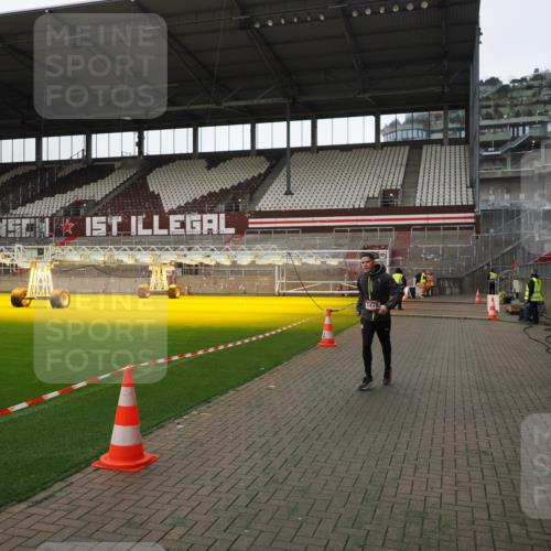 07.12.2025 - St. Pauli X-Mass-Run No. 15 Fabian Wolf http://msf.ph/oto/9398766 07.12.2025 10:53:45 Ziel 106, 1478, 1679, 1680, 1681, 1682, 1683 meine-sportfotos.de