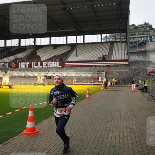 07.12.2025 - St. Pauli X-Mass-Run No. 15 Fabian Wolf http://msf.ph/oto/9398782 07.12.2025 10:54:00 Ziel 1478, 4814 meine-sportfotos.de