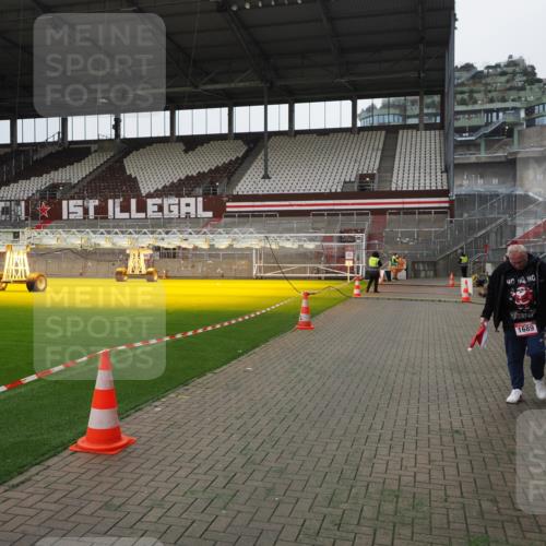 07.12.2025 - St. Pauli X-Mass-Run No. 15 Fabian Wolf http://msf.ph/oto/9398869 07.12.2025 10:55:21 Ziel 1689 meine-sportfotos.de
