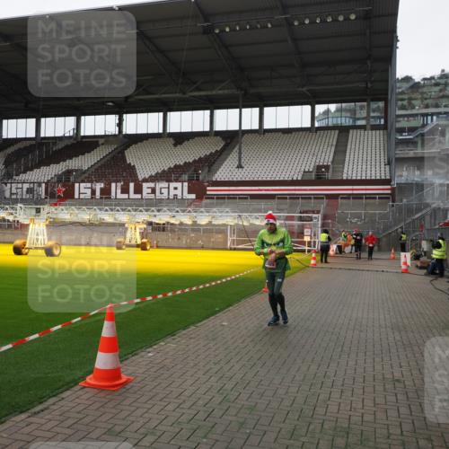 07.12.2025 - St. Pauli X-Mass-Run No. 15 Fabian Wolf http://msf.ph/oto/9398882 07.12.2025 10:55:54 Ziel 2485 meine-sportfotos.de