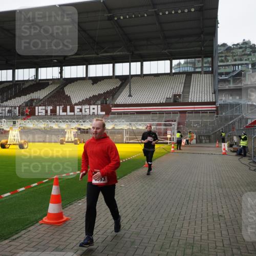 07.12.2025 - St. Pauli X-Mass-Run No. 15 Fabian Wolf http://msf.ph/oto/9398894 07.12.2025 10:56:02 Ziel 2485, 4493 meine-sportfotos.de