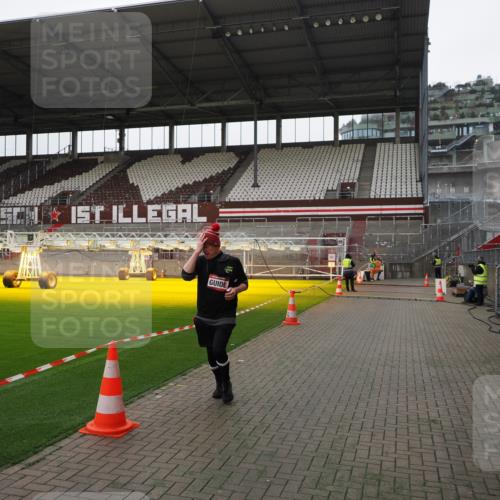 07.12.2025 - St. Pauli X-Mass-Run No. 15 Fabian Wolf http://msf.ph/oto/9398898 07.12.2025 10:56:04 Ziel 2485, 4493 meine-sportfotos.de