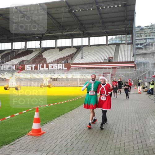 07.12.2025 - St. Pauli X-Mass-Run No. 15 Fabian Wolf http://msf.ph/oto/9398920 07.12.2025 10:56:23 Ziel 951, 955, 1790, 1793, 2170, 4063, 4146 meine-sportfotos.de