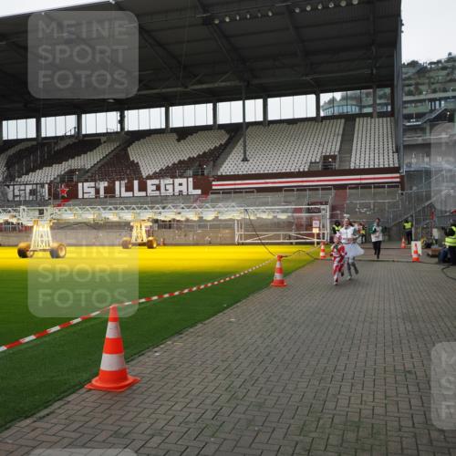 07.12.2025 - St. Pauli X-Mass-Run No. 15 Fabian Wolf http://msf.ph/oto/9398952 07.12.2025 10:56:31 Ziel 236, 248, 759, 2170, 4063, 4146 meine-sportfotos.de