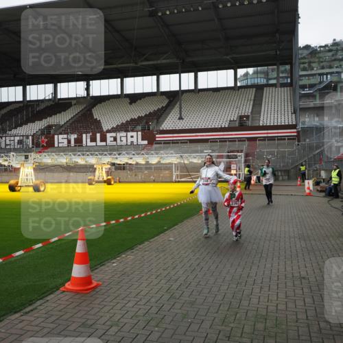 07.12.2025 - St. Pauli X-Mass-Run No. 15 Fabian Wolf http://msf.ph/oto/9398961 07.12.2025 10:56:33 Ziel 236, 248, 759, 2170, 4063, 4146 meine-sportfotos.de