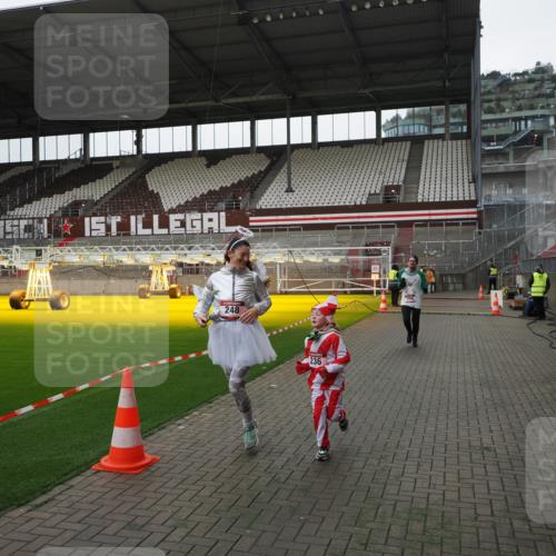 07.12.2025 - St. Pauli X-Mass-Run No. 15 Fabian Wolf http://msf.ph/oto/9398966 07.12.2025 10:56:34 Ziel 236, 248, 759, 2170, 4063, 4146 meine-sportfotos.de