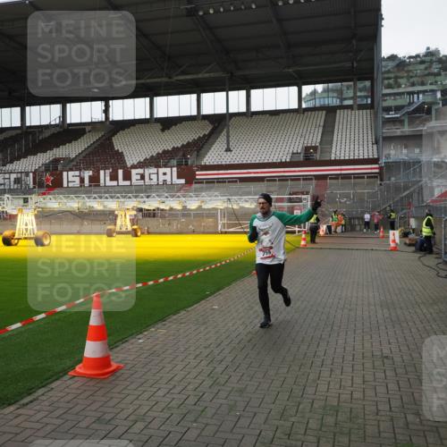 07.12.2025 - St. Pauli X-Mass-Run No. 15 Fabian Wolf http://msf.ph/oto/9398974 07.12.2025 10:56:35 Ziel 236, 248, 759, 2170, 4063, 4146 meine-sportfotos.de