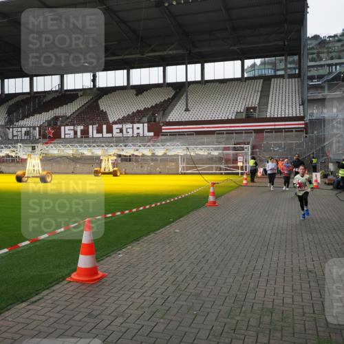 07.12.2025 - St. Pauli X-Mass-Run No. 15 Fabian Wolf http://msf.ph/oto/9398988 07.12.2025 10:56:45 Ziel 55, 236, 248, 417, 555, 759, 2538, 2542 meine-sportfotos.de