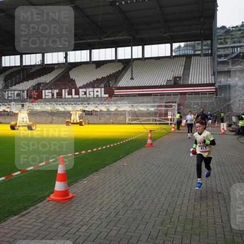 07.12.2025 - St. Pauli X-Mass-Run No. 15 Fabian Wolf http://msf.ph/oto/9398993 07.12.2025 10:56:46 Ziel 55, 236, 248, 417, 555, 568, 759, 2538, 2542 meine-sportfotos.de