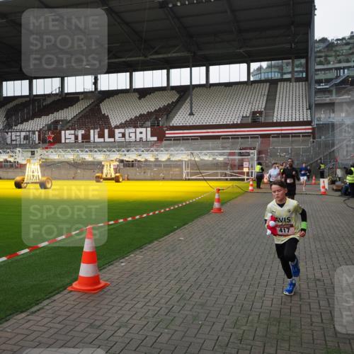 07.12.2025 - St. Pauli X-Mass-Run No. 15 Fabian Wolf http://msf.ph/oto/9398994 07.12.2025 10:56:46 Ziel 55, 236, 248, 417, 555, 568, 759, 2538, 2542 meine-sportfotos.de