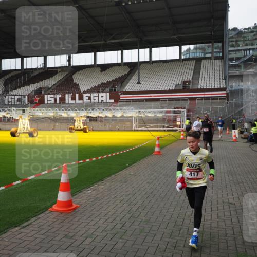 07.12.2025 - St. Pauli X-Mass-Run No. 15 Fabian Wolf http://msf.ph/oto/9398995 07.12.2025 10:56:46 Ziel 55, 236, 248, 417, 555, 568, 759, 2538, 2542 meine-sportfotos.de