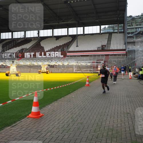 07.12.2025 - St. Pauli X-Mass-Run No. 15 Fabian Wolf http://msf.ph/oto/9398999 07.12.2025 10:56:47 Ziel 55, 236, 248, 417, 555, 568, 759, 2538, 2542, 2664 meine-sportfotos.de
