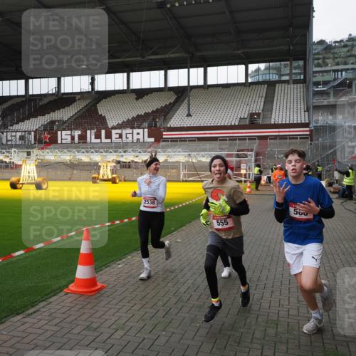 07.12.2025 - St. Pauli X-Mass-Run No. 15 Fabian Wolf http://msf.ph/oto/9399021 07.12.2025 10:56:51 Ziel 55, 417, 555, 566, 568, 1203, 2538, 2542, 2664, 3275 meine-sportfotos.de