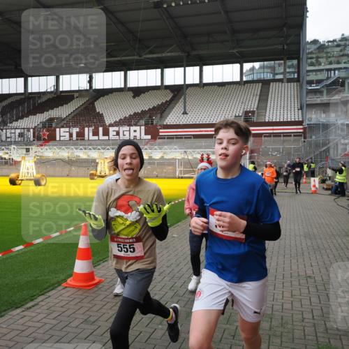 07.12.2025 - St. Pauli X-Mass-Run No. 15 Fabian Wolf http://msf.ph/oto/9399023 07.12.2025 10:56:52 Ziel 55, 417, 555, 566, 568, 763, 1203, 2538, 2542, 2664, 3275 meine-sportfotos.de