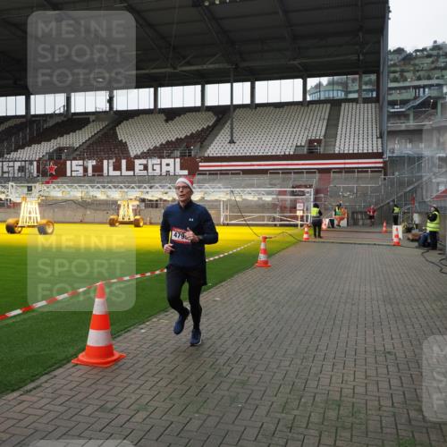07.12.2025 - St. Pauli X-Mass-Run No. 15 Fabian Wolf http://msf.ph/oto/9399042 07.12.2025 10:57:00 Ziel 55, 417, 555, 566, 568, 763, 1203, 2538, 2542, 2664, 3275, 4799 meine-sportfotos.de
