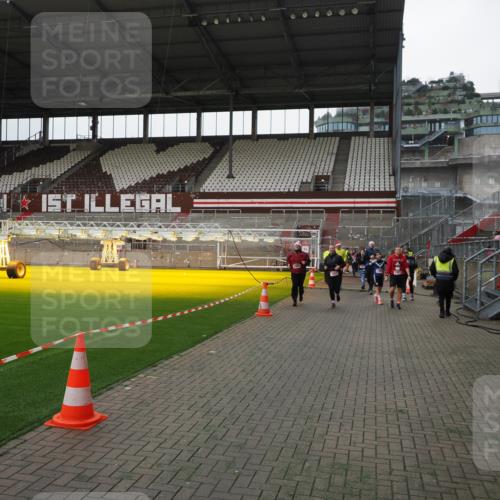 07.12.2025 - St. Pauli X-Mass-Run No. 15 Fabian Wolf http://msf.ph/oto/9399050 07.12.2025 10:57:15 Ziel 130, 251, 280, 773, 1097, 1099, 1387, 2665, 3064, 3067 meine-sportfotos.de