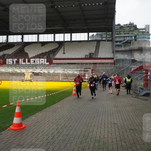 07.12.2025 - St. Pauli X-Mass-Run No. 15 Fabian Wolf http://msf.ph/oto/9399053 07.12.2025 10:57:16 Ziel 130, 251, 280, 773, 1097, 1099, 1387, 2297, 2298, 2665, 3064, 3067 meine-sportfotos.de