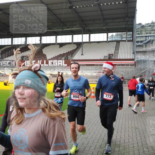 07.12.2025 - St. Pauli X-Mass-Run No. 15 Fabian Wolf http://msf.ph/oto/9399097 07.12.2025 10:57:26 Ziel 130, 251, 773, 994, 1213, 1387, 2290, 2296, 2297, 2298, 2665, 3064, 3067 meine-sportfotos.de