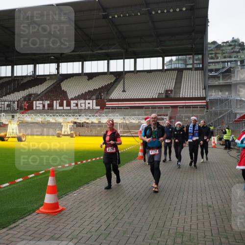 07.12.2025 - St. Pauli X-Mass-Run No. 15 Fabian Wolf http://msf.ph/oto/9399215 07.12.2025 10:58:48 Ziel 7, 606, 907, 941, 1160, 1174, 1451, 1453, 1456, 1458, 1459, 1476, 2130, 2131 meine-sportfotos.de