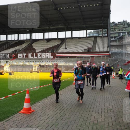 07.12.2025 - St. Pauli X-Mass-Run No. 15 Fabian Wolf http://msf.ph/oto/9399216 07.12.2025 10:58:48 Ziel 7, 606, 907, 941, 1160, 1174, 1451, 1453, 1456, 1458, 1459, 1476, 2130, 2131 meine-sportfotos.de