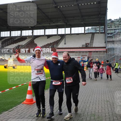 07.12.2025 - St. Pauli X-Mass-Run No. 15 Fabian Wolf http://msf.ph/oto/9399245 07.12.2025 10:58:55 Ziel 7, 606, 907, 941, 1160, 1174, 1451, 1453, 1456, 1458, 1459, 1476, 2130, 2131 meine-sportfotos.de