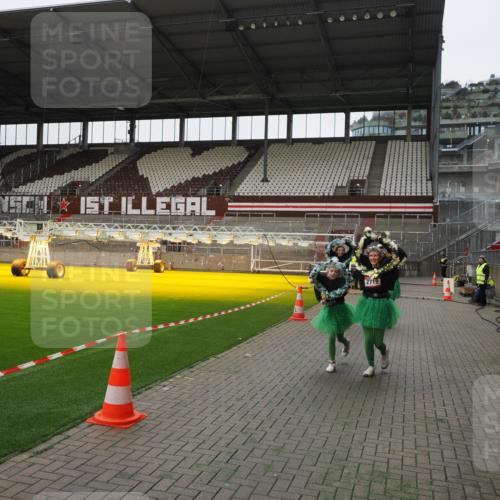 07.12.2025 - St. Pauli X-Mass-Run No. 15 Fabian Wolf http://msf.ph/oto/9399309 07.12.2025 10:59:21 Ziel 242, 2503, 2719, 2720, 2721, 2727, 2772 meine-sportfotos.de