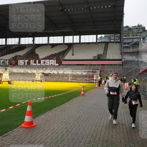 07.12.2025 - St. Pauli X-Mass-Run No. 15 Fabian Wolf http://msf.ph/oto/9399354 07.12.2025 10:59:36 Ziel 301, 306, 420, 1826, 4128 meine-sportfotos.de