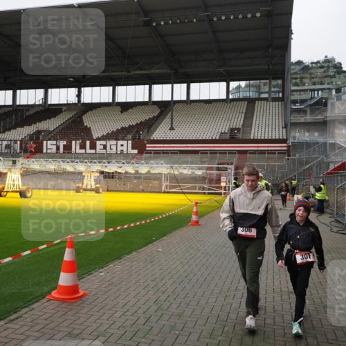 07.12.2025 - St. Pauli X-Mass-Run No. 15 Fabian Wolf http://msf.ph/oto/9399358 07.12.2025 10:59:37 Ziel 301, 306, 420, 1826, 4128 meine-sportfotos.de