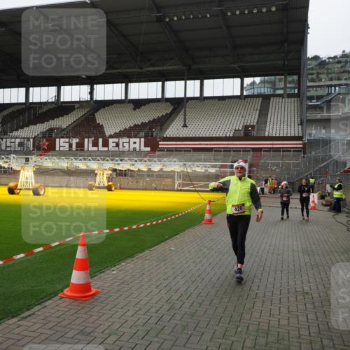 07.12.2025 - St. Pauli X-Mass-Run No. 15 Fabian Wolf http://msf.ph/oto/9399365 07.12.2025 10:59:40 Ziel 301, 306, 420, 1826, 4128 meine-sportfotos.de