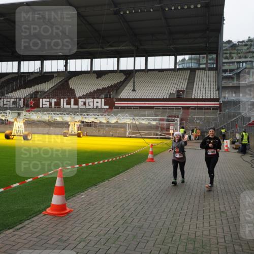 07.12.2025 - St. Pauli X-Mass-Run No. 15 Fabian Wolf http://msf.ph/oto/9399372 07.12.2025 10:59:44 Ziel 301, 306, 420, 4128 meine-sportfotos.de