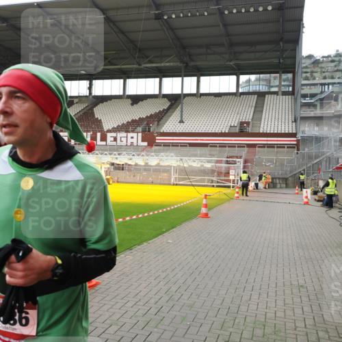 07.12.2025 - St. Pauli X-Mass-Run No. 15 Fabian Wolf http://msf.ph/oto/9399416 07.12.2025 11:00:08 Ziel 529, 1482, 1558, 1702, 3586 meine-sportfotos.de