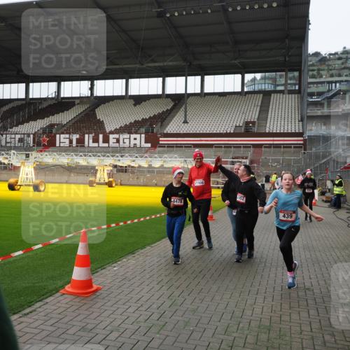 07.12.2025 - St. Pauli X-Mass-Run No. 15 Fabian Wolf http://msf.ph/oto/9399469 07.12.2025 11:00:35 Ziel 225, 410, 433, 435, 439, 440, 611, 985, 988, 1721, 3952, 4478, 4793 meine-sportfotos.de