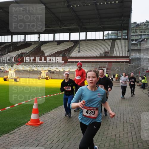07.12.2025 - St. Pauli X-Mass-Run No. 15 Fabian Wolf http://msf.ph/oto/9399472 07.12.2025 11:00:36 Ziel 410, 433, 435, 439, 440, 611, 985, 988, 1721, 3952, 4478, 4793 meine-sportfotos.de