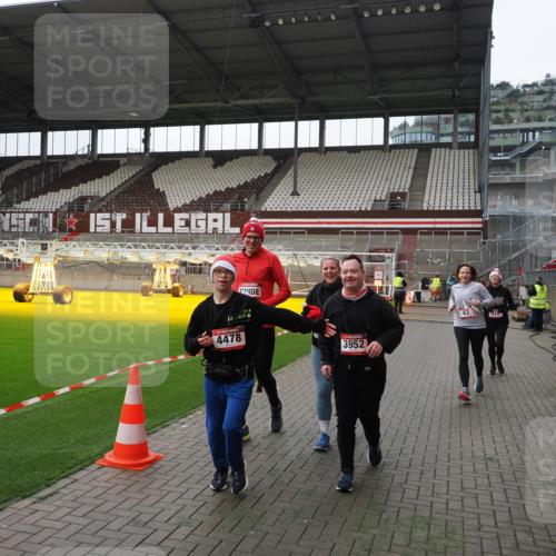 07.12.2025 - St. Pauli X-Mass-Run No. 15 Fabian Wolf http://msf.ph/oto/9399474 07.12.2025 11:00:37 Ziel 410, 433, 435, 439, 440, 611, 985, 1721, 3952, 4478, 4793 meine-sportfotos.de